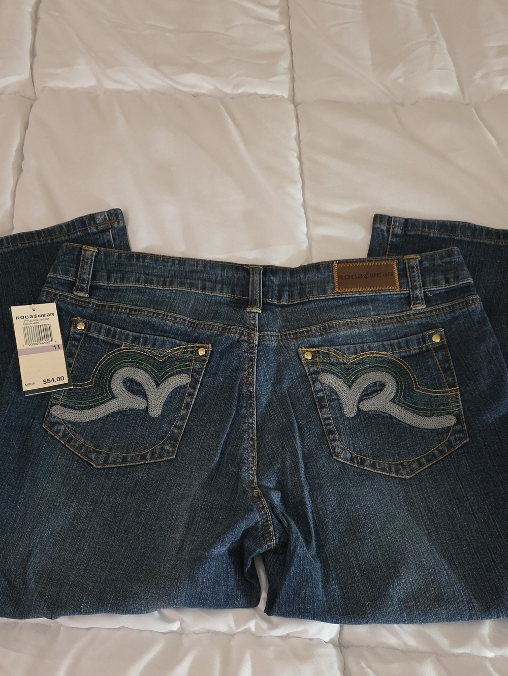 Rocawear Blue Cropped Jeans with Embroidered Back Pockets Size 11